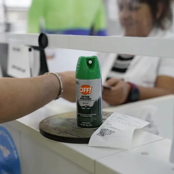 g8zIgJUrs_600x600__1