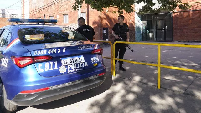 la-escuela-rosa-ziperovich-empalme-graneros-custodia-policial-la-balacera-del-fin-semana