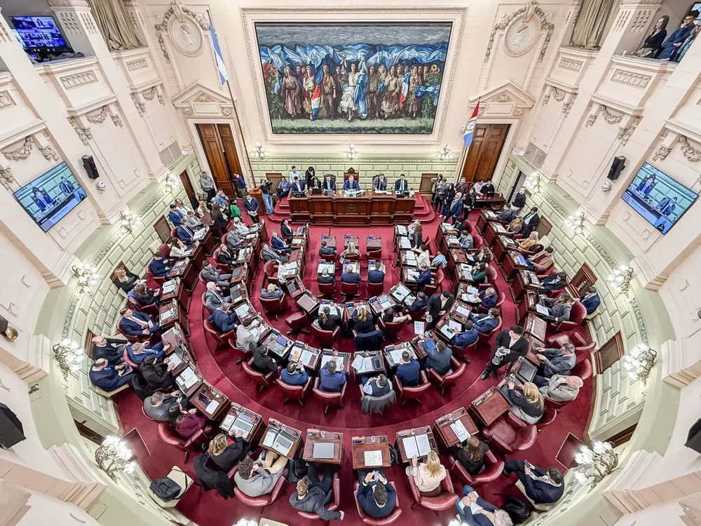 915581bb-fb2d-4b62-8f0f-c34ca1d0c18c