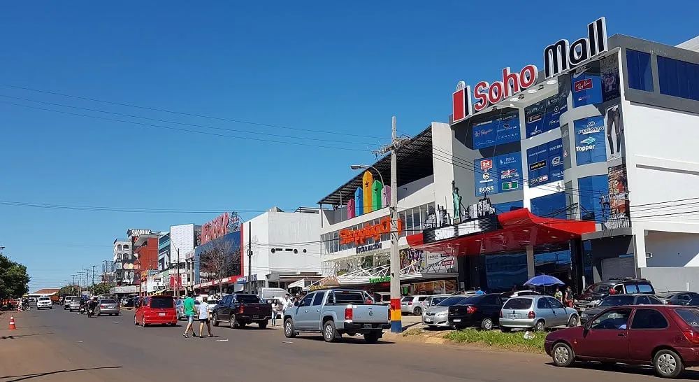 Encarnacion-zona-comercial-a-la-espera-de-argentinos-11-02-2024