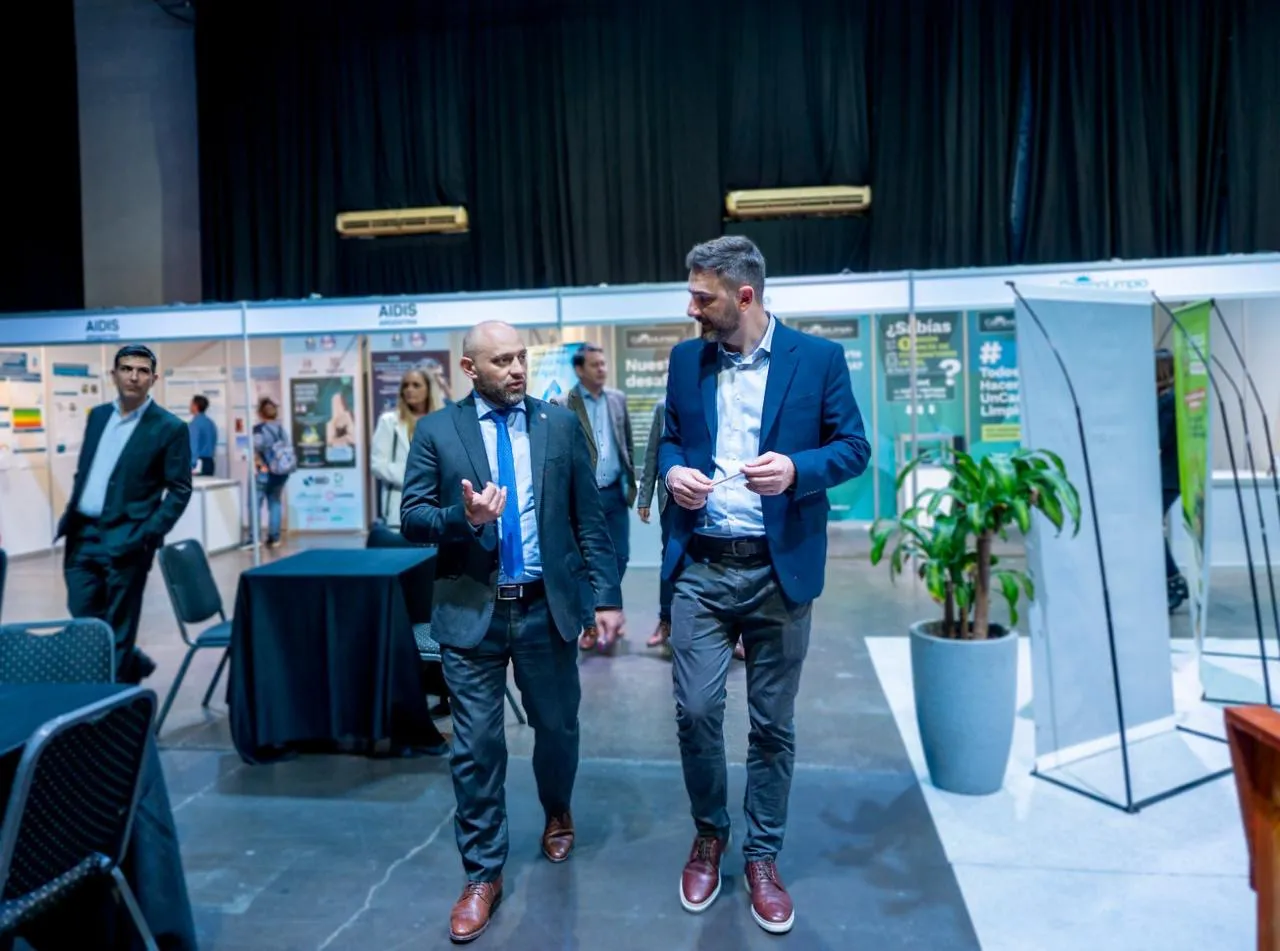 079ccb3b-517e-4d99-ba4b-e7efdcf4d351