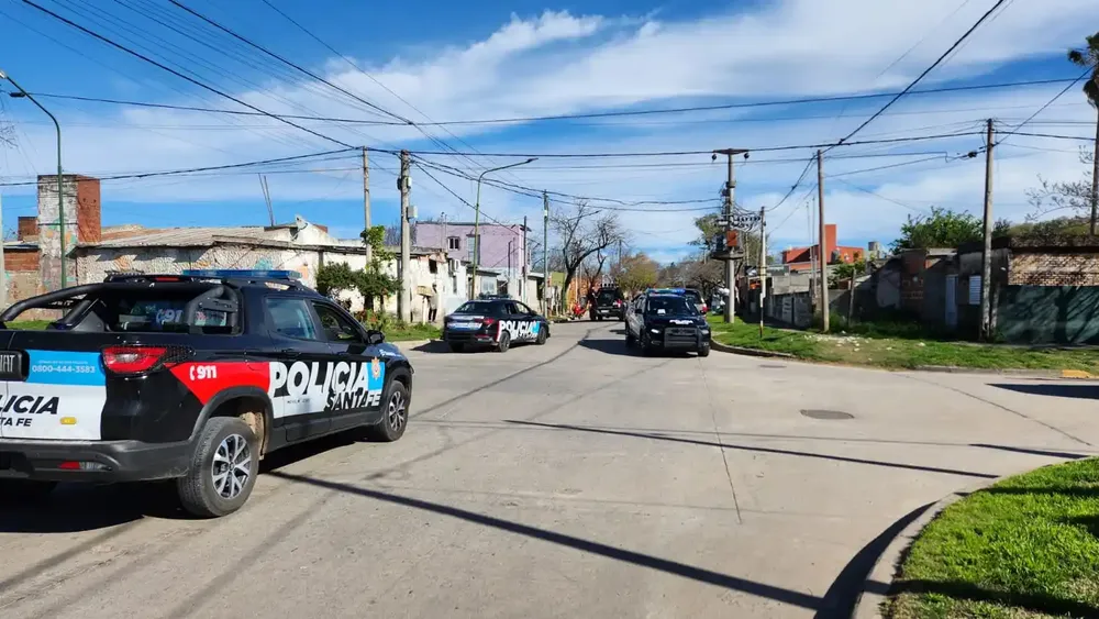 patrullero_policia_dia_balacera_barranquitas_champagnat_ciudad_de_esperanza_movil_policial_rafaela