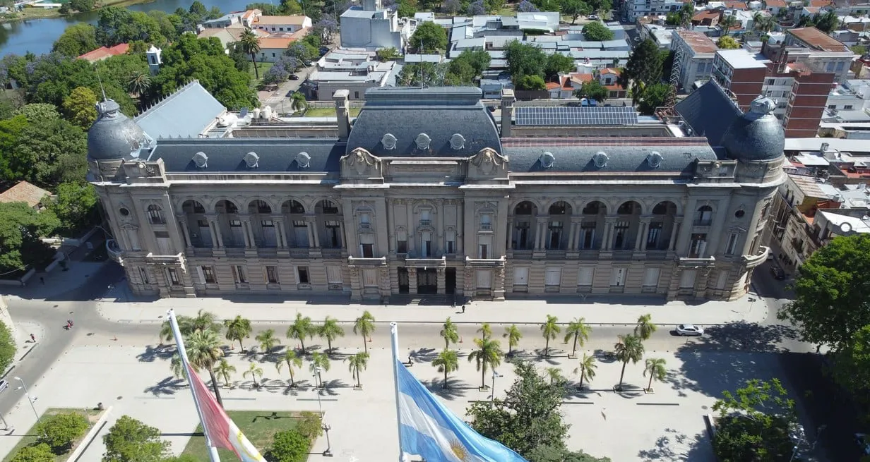 ML4SFLroC8_1300x655__2