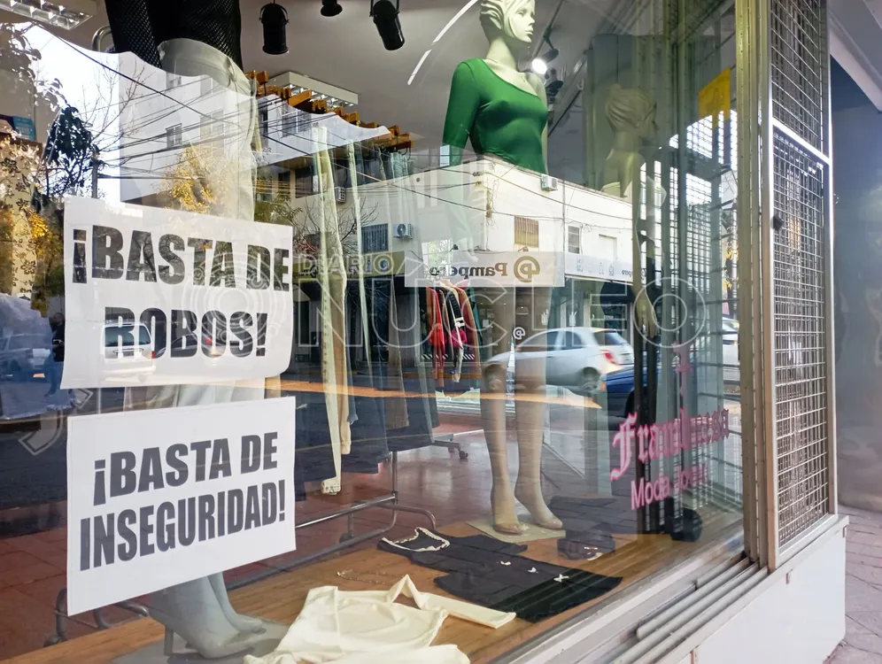 Los-comerciantes-de-San-Nicolas-Norte-se-hartaron-de-sufrir-hechos-de-inseguridad-ff8ff9