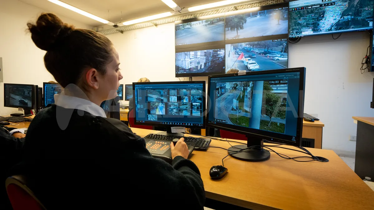 central-911-santa-fe_centro-monitoreo_dsc00915jpg