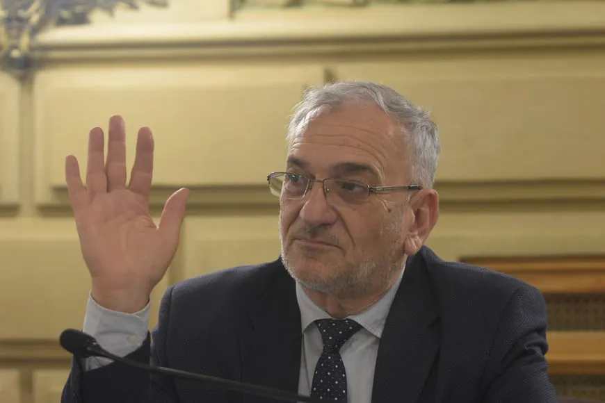 lb-R4eJUG_870x580__1