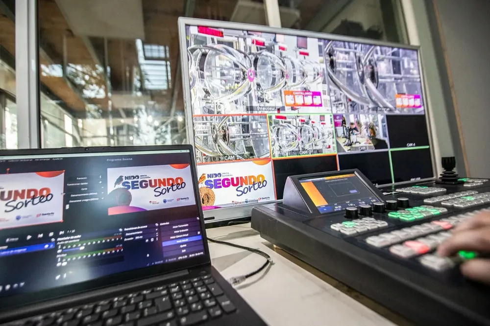 d3d882cb-9eb5-402f-bc81-2dc87266d30e