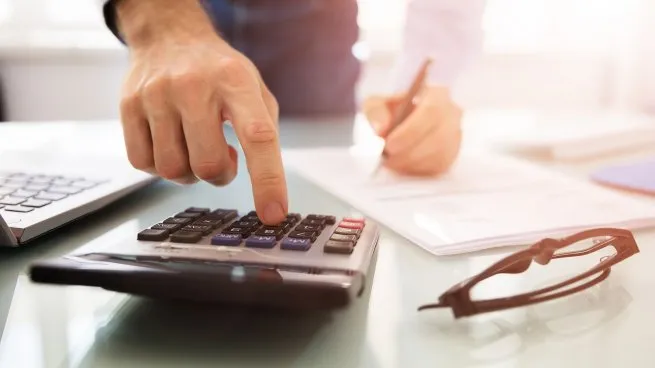 impuestos-salarios-calculadora-gasto-ajuste-afip-monotributojpg