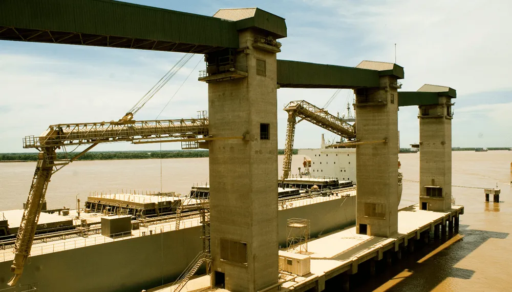 puerto-barco-carga-buque-parana-hidrovia