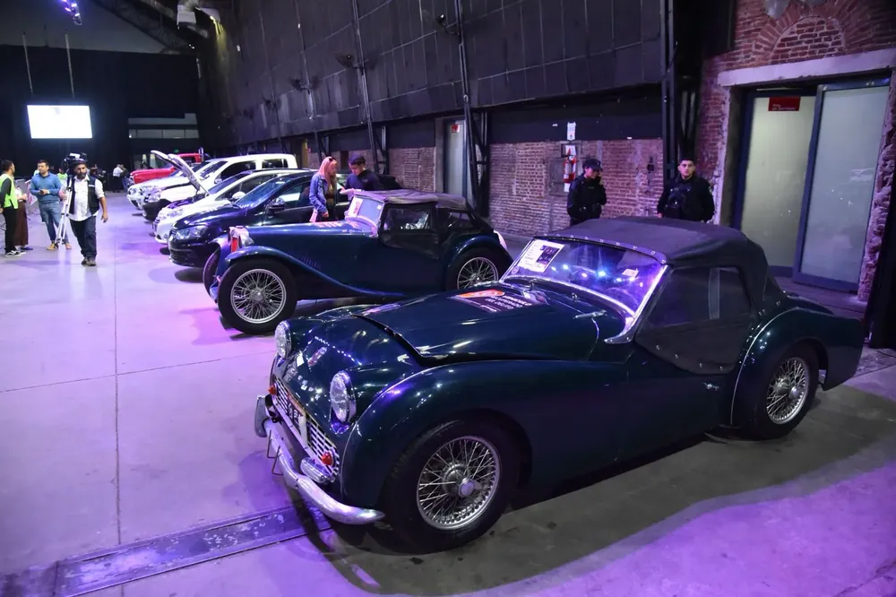 6e6f313e-2c37-4f82-9449-23531caa8f14