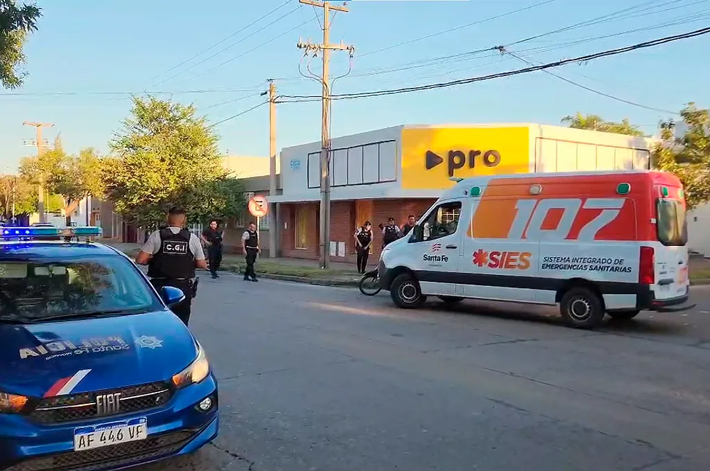 accidente_choque_ambulancia_rafaela_av_brasil_policia_patrullero_107_sies_sies_107_3