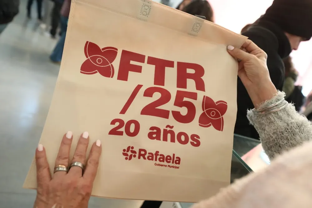 06a9a69e-3925-4731-8c8b-aba6fbf9bfb9
