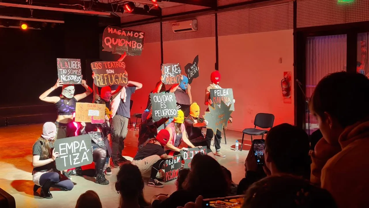 ef29de8b-ebb0-4035-bd00-ffcc86bc2439