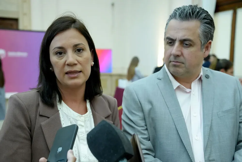 eb050141-707b-422c-8667-e783e824c1f5