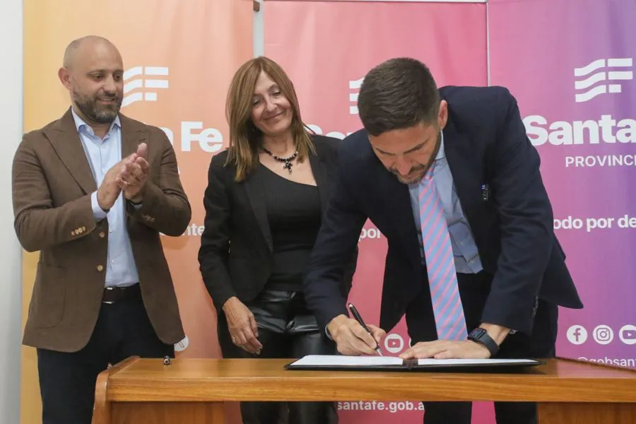 Pullaro firma